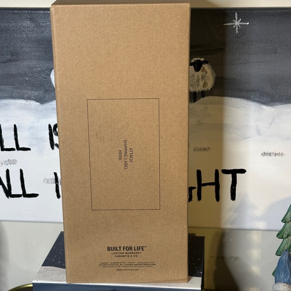 NIB Stanley 40 oz. Quencher H2.0 FlowState. Retail $45.00 - Picture 5 of 5